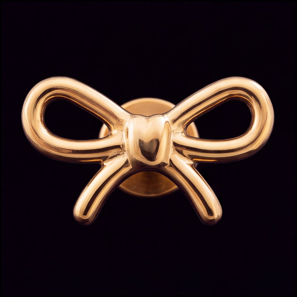 Aurelia — A ribbon tied in gold