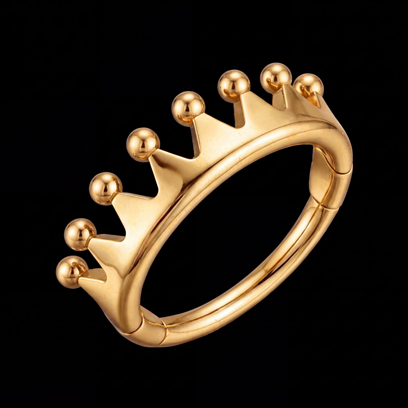 Corona — A princess crown, hinged in gold