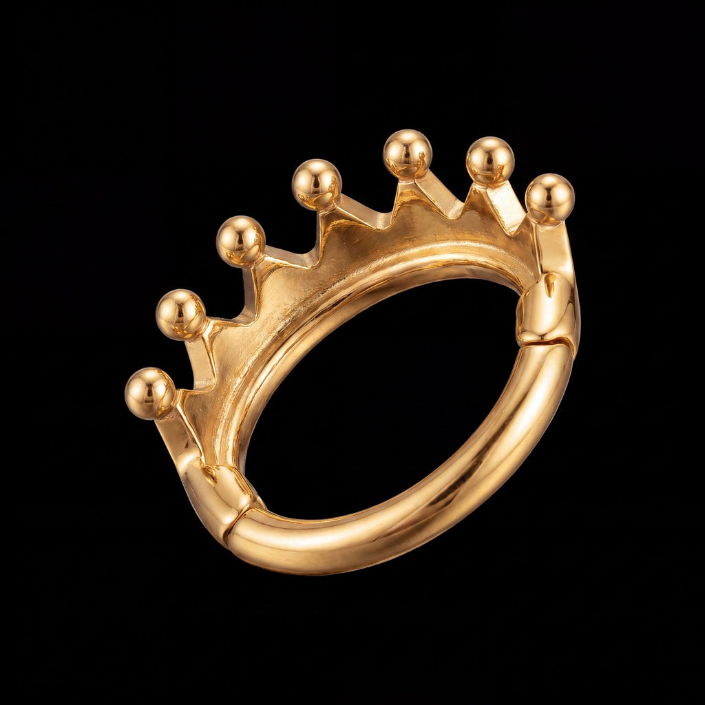 Corona — A princess crown, hinged in gold