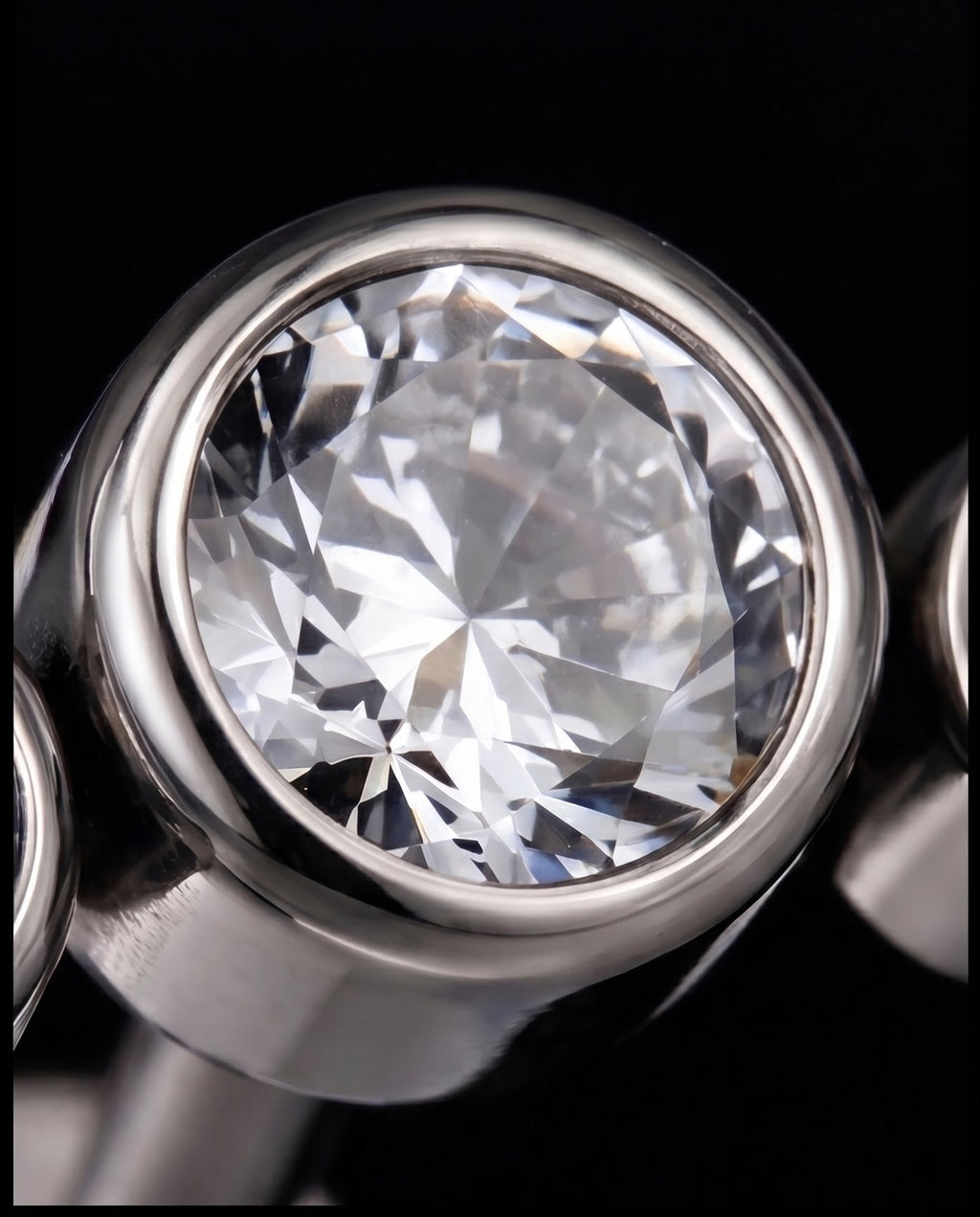 Lyra — Five bezel-set stones in a rising arc